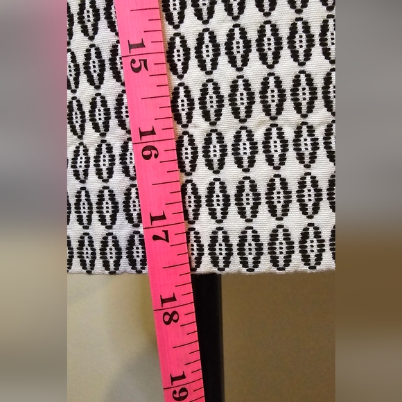 Ann Taylor White & Black Geometric Skirt Womens Size 6 - Picture 7 of 9